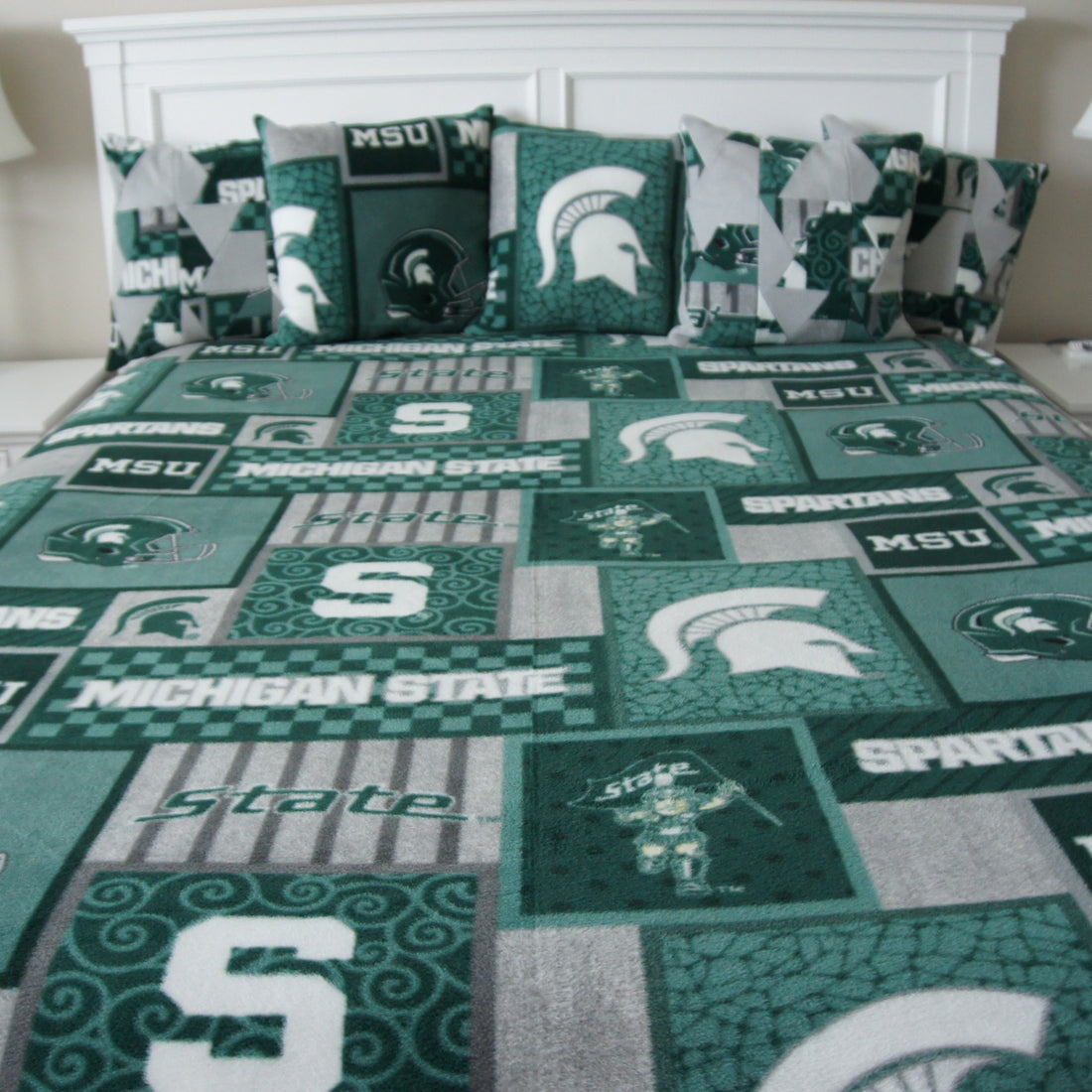 Throws - Bed Topper - Full/Queen - College - NCAA - Michigan State University